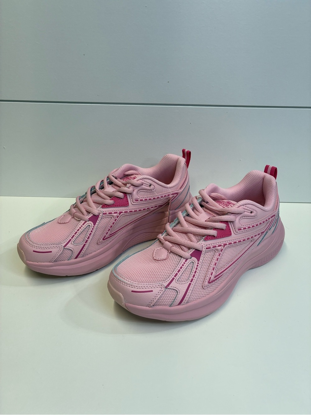 Ewing Athletics Fastbreak Runner Pink Women’s Size 9 NIB 1RBLR06-540